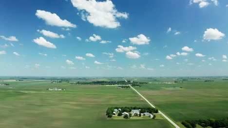 American-midwest-rural-countryside-farm-field