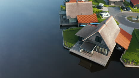 Unterkunft-Im-Resort-Waterstaete-Im-Dorf-Ossenzijl,-Provinz-Friesland,-Niederlande