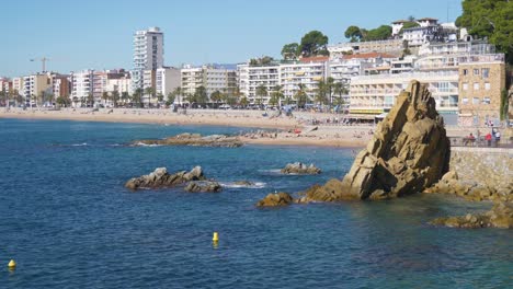Beach-rock-paradise-Lloret-de-Mar