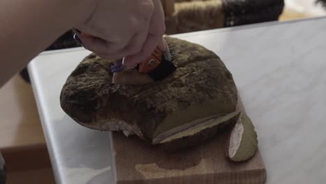 Slicing-up-mushrooms-in-the-kitchen-with-a-knife