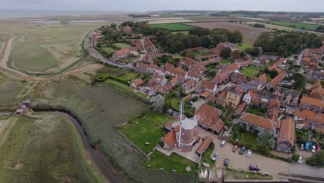 Aerial-drone-footage-of-Cley-Next-To-Sea,-and-the-surrounding-scenery,-Norfolk