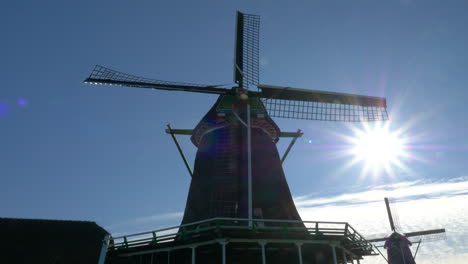 Travelling-to-side-to-the-windmill,-Zaanse-Schans,-Netherlands