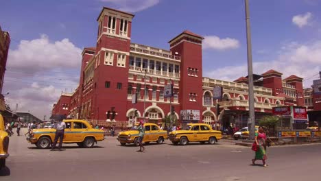 Der-Bahnhof-Howrah-Ist-Einer-Der-ältesten-Bahnhöfe-Indiens