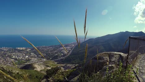 Blick-Auf-Die-Küste-Vom-Berg,-Benalmadena,-Malaga,-Spanien