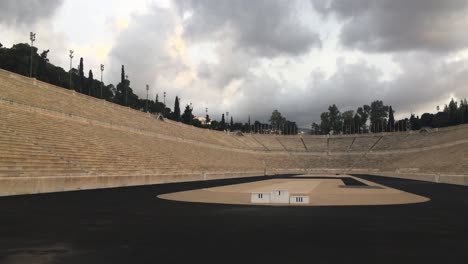 Altes-Stadion-Kallimarmaro,-Das-Für-Die-Ersten-Olympischen-Spiele-Der-Neuzeit-In-Athen,-Griechenland,-Genutzt-Wurde