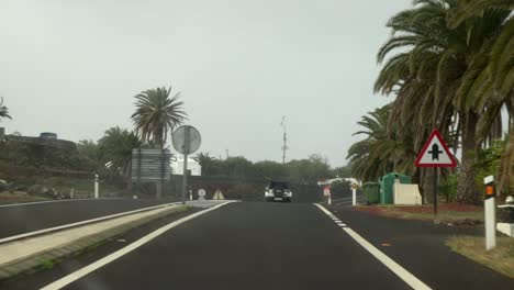 Car-driving-in-rainy-weather-in-Lanzarote