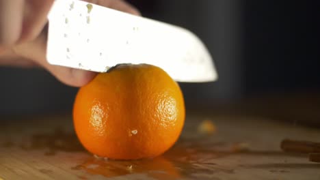 slicing-oranges-for-orange-wine