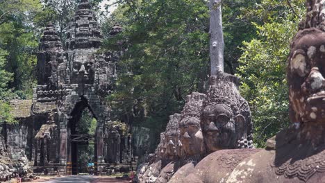 Entrada-Del-Templo-Antiguo-A-Angkor-Wat