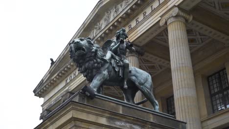 Lion-statue-exterior-shot-of-konzert-concert-house-in-Berlin-Germany-3