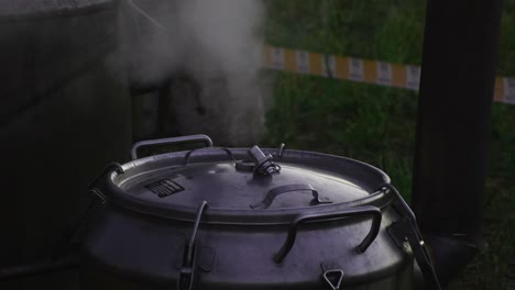 Boiling-water-at-field-army-pan