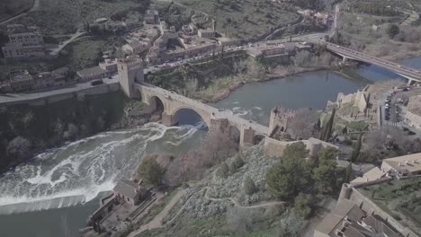 Drone-Shot-of-San-Martin's-Bridge-in-Toledo