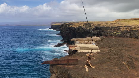PAN-LEFT-to-the-pacific-ocean-at-South-Point-cliff-dive-area-on-the-Big-Island-of-Hawaii