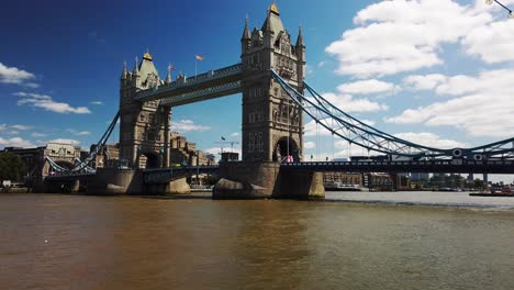Tower-Bridge-London,-England-über-Die-Themse-Vom-Südufer