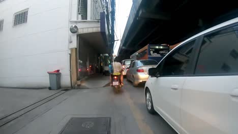 Riding-with-a-motorbike-in-Bangkok