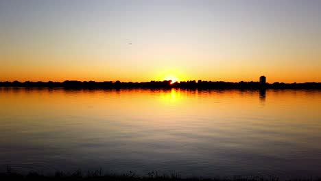 Sunset,-lake,-timelapse,-colors,-lake-calhound