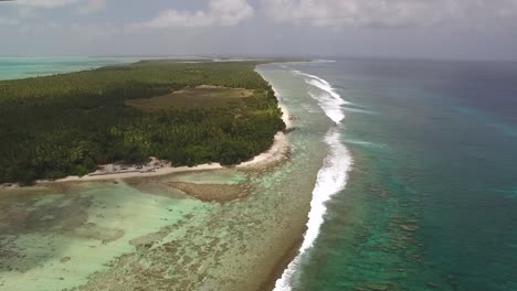 Imágenes-De-Drones-De-La-Isla-Cocos-Y-El-Arrecife,-Australia