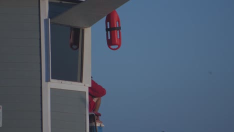 Tight-shot-of-lifeguard-station
