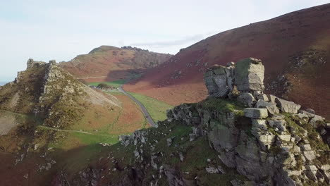 Panoramablick-Auf-Die-Landschaft-Aus-Dem-Tal-Der-Felsen-An-Einem-Hellen-Tag-In-Nord-Devon,-England