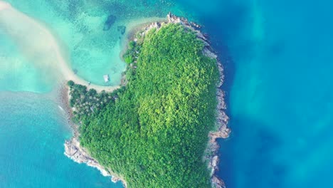 Beautiful-heart-shape-of-tropical-island-with-green-trees-forest-and-rocky-coastline-washed-by-blue-turquoise-sea-calm-water-in-Ko-Pha-Ngan,-Thailand