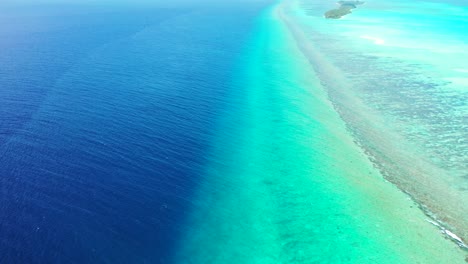Isla-Beanley-Y-Hermoso-Arrecife-Ingram-beanley-Parte-De-La-Gran-Barrera-De-Coral,-Australia