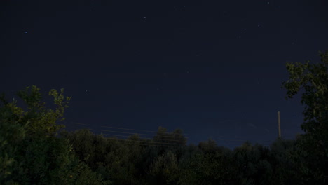 Night-timelapse-with-clear-view-sky-and-a-falling-star
