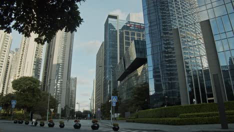 Guangzhou-CDB-Downtown-Bürogebäude-Und-Einkaufszentrum-Am-Frühen-Morgen