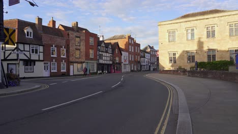 Tewksbury,-the-main-historic-street-of-this-small-market-town-in-England-on-a-quiet-peaceful-day-in-the-Covid-19-era