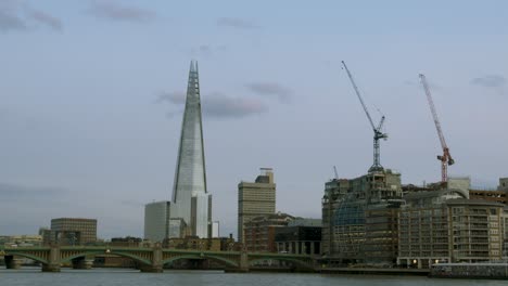 The-shard-central-London-by-the-Thames-in-time-lapse