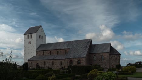 Timelapse-Dramático-De-La-Abadía-De-Vestervig-En-El-Norte-De-Jutlandia,-Dinamarca