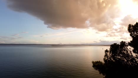 Sonnenuntergang-über-Der-Adria-In-Kroatien-Mit-Strömungen-Und-Wunderschönen-Pastellfarbenen-Sonnenuntergangsfarben