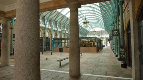 Lockdown-in-London,-beautiful-architecture-of-the-empty-Covent-Garden-Piazza-and-Apple-Market,-during-the-Coronavirus-pandemic-2020