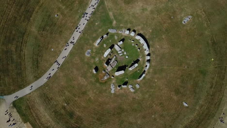 Alter-Steinkreis-Von-Stonehenge-In-Amesbury,-Großbritannien,-Luftaufnahme-Von-Oben-Nach-Unten