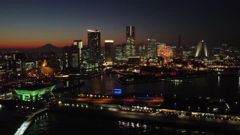 Skyline-Luftaufnahme-Bei-Nacht-In-Yokohama