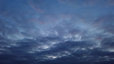 Tag-zu-Nacht-4k-Zeitraffer,-Schöner-Himmel-Mit-Wolkenhintergrund,-Himmel-Mit-Wolken,-Wetter,-Naturwolkenblau,-Blauer-Himmel-Mit-Wolken,-Wolken-Bei-Sonnenuntergang