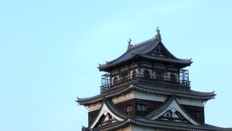 A-view-of-Hiroshima-castle-and-blue-sky,-in-summer
