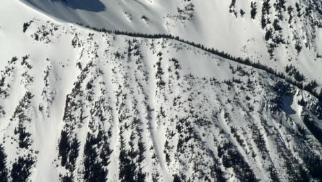 Vogelperspektive-Auf-Den-Schneebedeckten-Gipfel-Der-Berge-Im-South-Chilcotin-Mountains-Provincial-Park