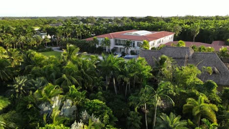 Aerial-view-of-a-real-state-big-house-mansion-in-south-florida
