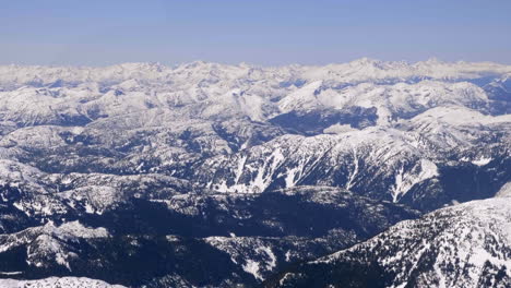 Landschaft-Mit-Felsigen-Hügeln-Im-Winter-In-Der-Nähe-Des-Cache-Creek-Gebiets-In-British-Columbia,-Kanada