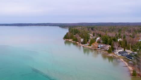 Aerial-View-of-Torch-Lake-Neighborhood-area