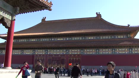 Touristen,-Die-Die-Verbotene-Stadt,-Peking,-China-Besuchen