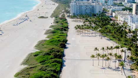 Beautiful-Landscape-Of-The-Coastline-Of-South-Beach-In-Miami-Beach,-Florida