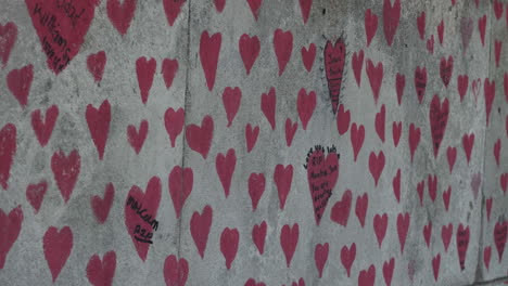 Painted-Hearts-On-The-National-Covid-Memorial-Wall-In-London