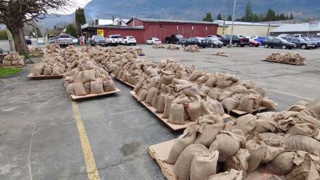 Free-sandbags-available-for-the-public-to-use-against-the-floods