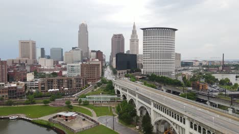 Cleveland,-Ohio-skyline-drone-video-moving-forward