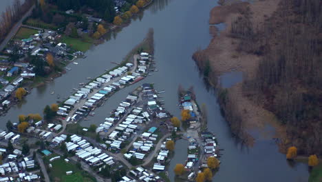 Parque-De-Casas-Rodantes-Inundado,-Antena-De-Inundaciones-Catastróficas-De-Columbia-Británica
