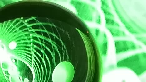 Kristallkugel-Grün-Futuristische-Lichtshow-Digitale-Vortex-Cyberpunk-Effekte