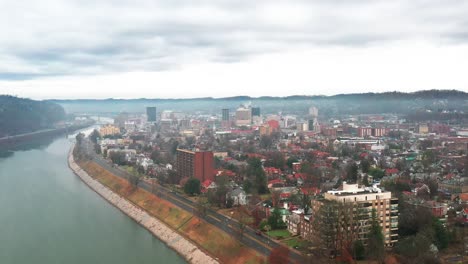 Charleston,-West-Virginia-skyline-with-drone-moving-down