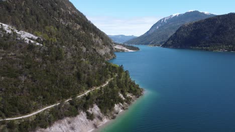 Mountain-trail-next-to-the-lake-Achen