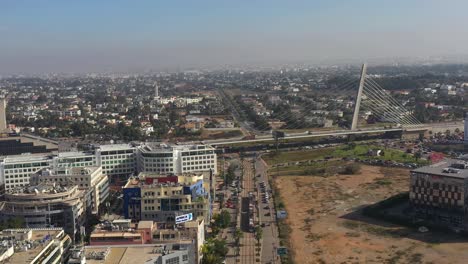 Luftaufnahme-Von-Casablanca-Mit-Blick-Auf-Die-Schrägseilbrücke-Sidi-Maarouf