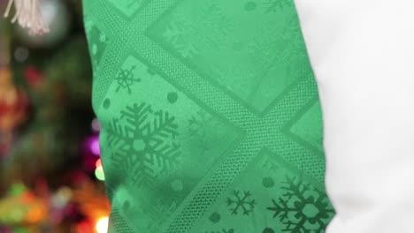 Beautiful-Christmas-decorative-cushions-with-texture.-Tilt